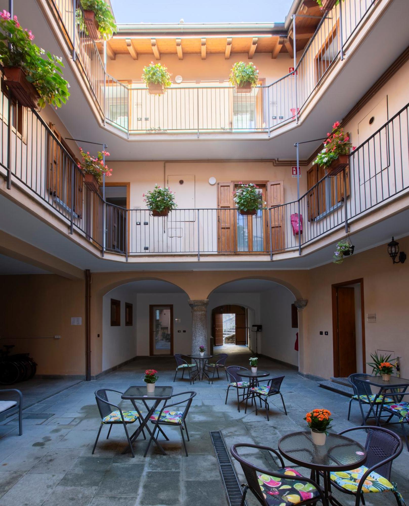 La Casa Del Sarto - Rooms And Apartments 莱科 外观 照片